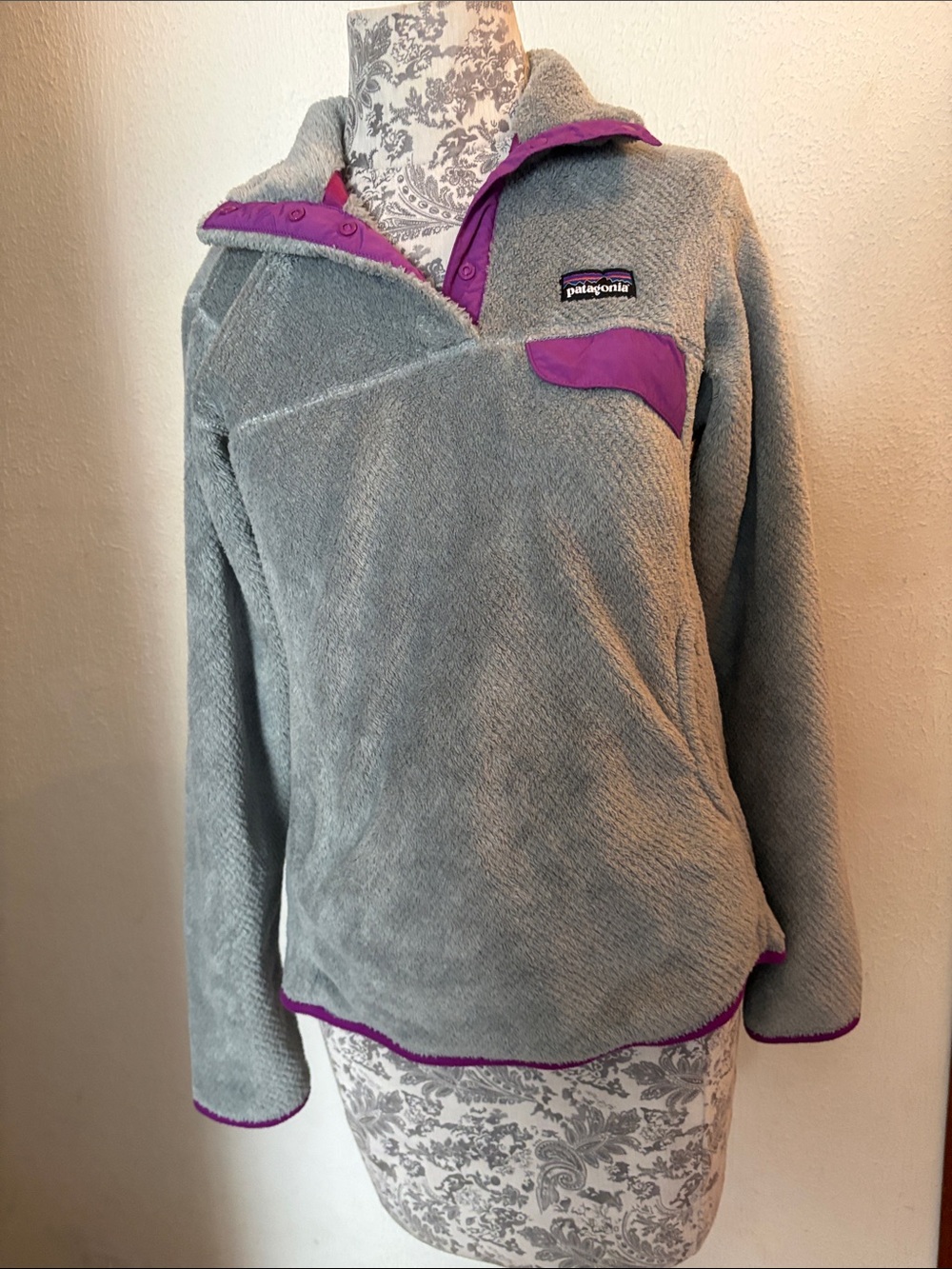 Patagonia Gray Fleece Pullover with Purple Accents